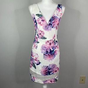 Tobi Size Medium V Neck White Floral Bodycon Dress Sleeveless
